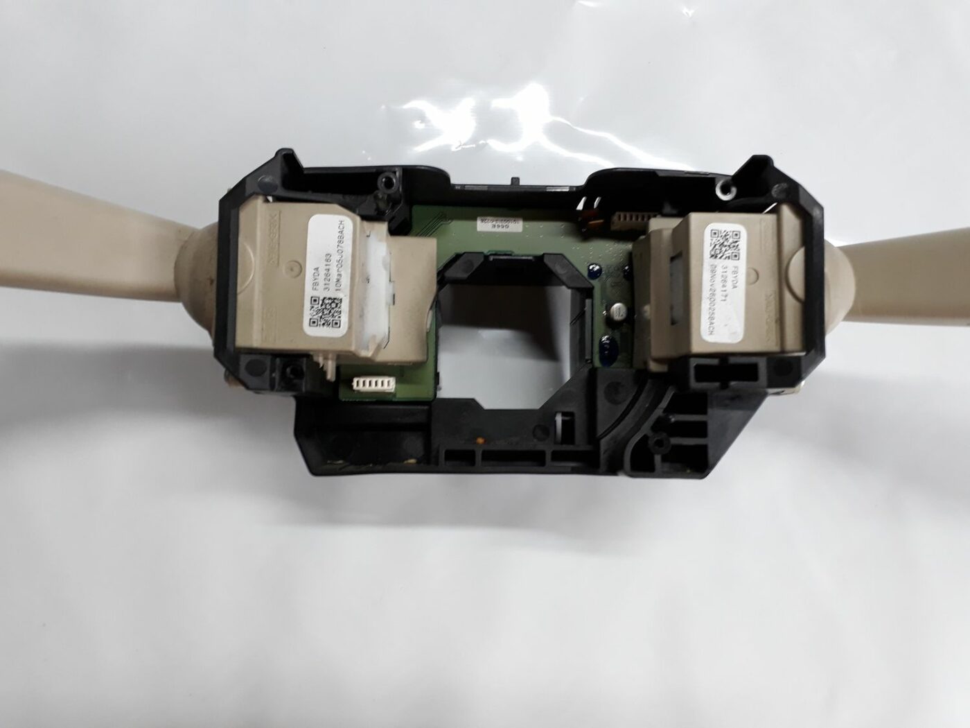 Stūres statnes slēdzis priekš VOLVO V70 2010 10 Stūres statnes slēdzis priekš VOLVO V70 2010