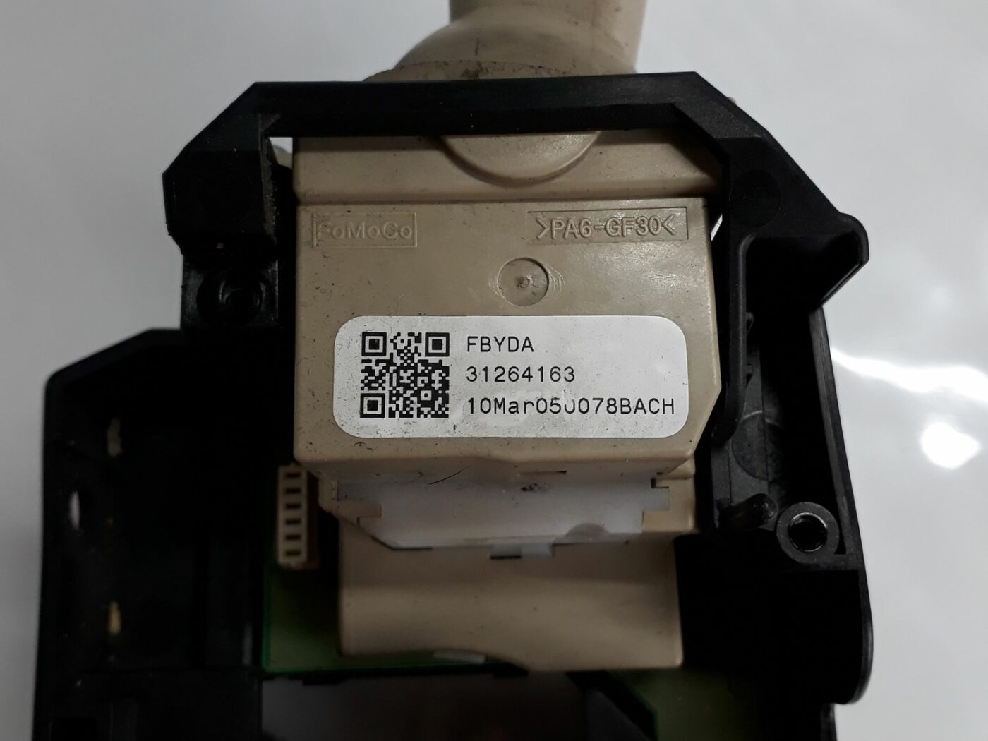 Stūres statnes slēdzis priekš VOLVO V70 2010 9 Stūres statnes slēdzis priekš VOLVO V70 2010