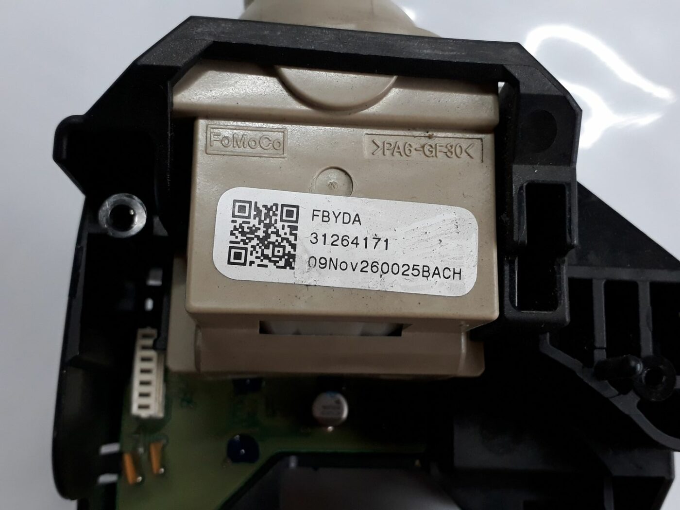 Stūres statnes slēdzis priekš VOLVO V70 2010 8 Stūres statnes slēdzis priekš VOLVO V70 2010