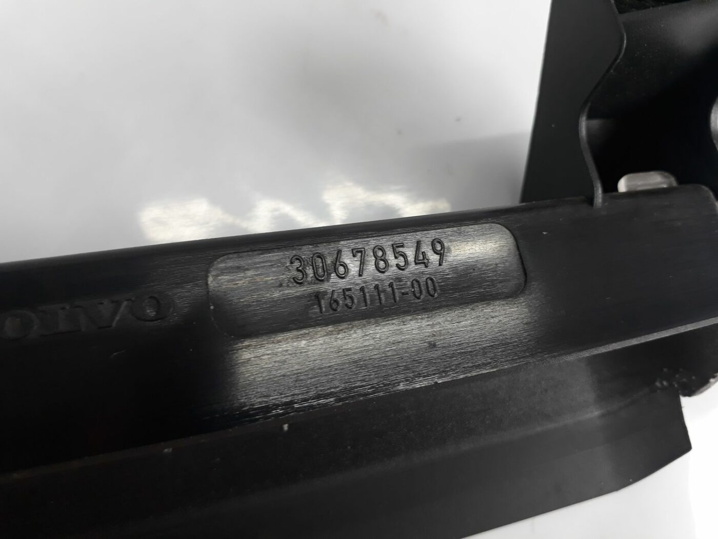 Stop signāls priekš VOLVO V70 2010 5 Stop signāls priekš VOLVO V70 2010