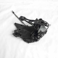 Aizmugurējo kreiso durvju slēdzene priekš VOLVO V70 2010