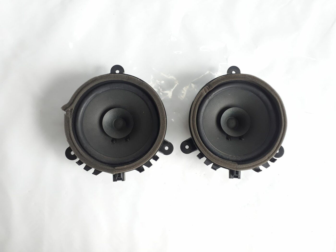 Durvju skaļrunis, apakšā priekš VOLVO V70 2010 2 Durvju skaļrunis, apakšā priekš VOLVO V70 2010