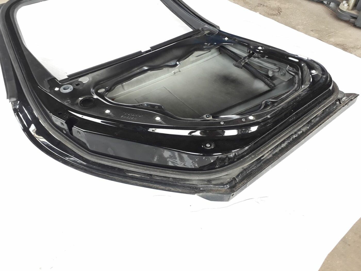 Aizmugurējās kreisās durvis priekš VOLVO V70 2010