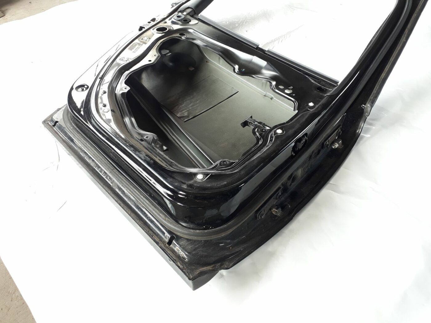 Aizmugurējās kreisās durvis priekš VOLVO V70 2010