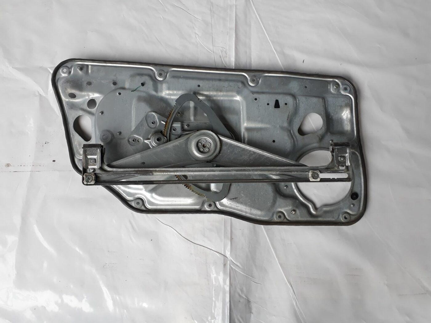 Stikla pacelšanas mehānisma panele priekš VOLVO V70 2010