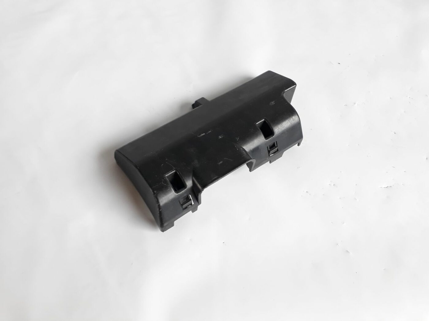 Drošinātāju kārbas korpusa vāks priekš VOLVO V70 2010