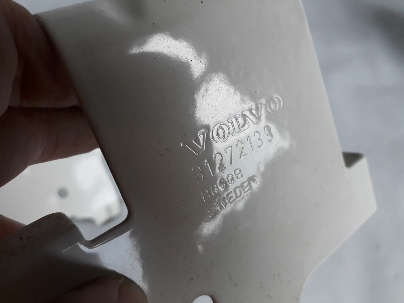 ABS bloka kronšteins priekš VOLVO V70 2010 3 ABS bloka kronšteins priekš VOLVO V70 2010