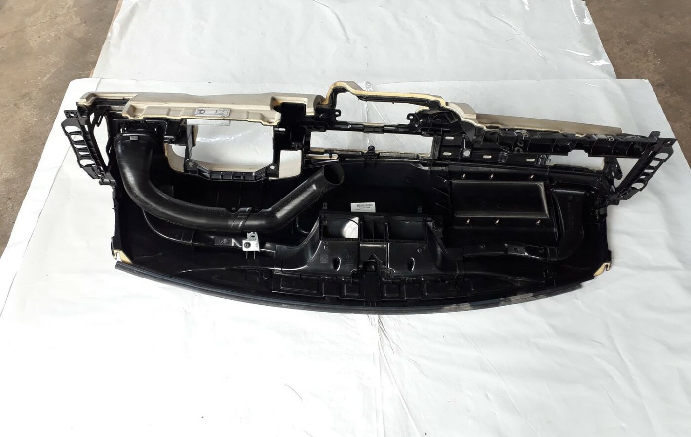 Mērinstrumentu panelis priekš VOLVO V70 2010