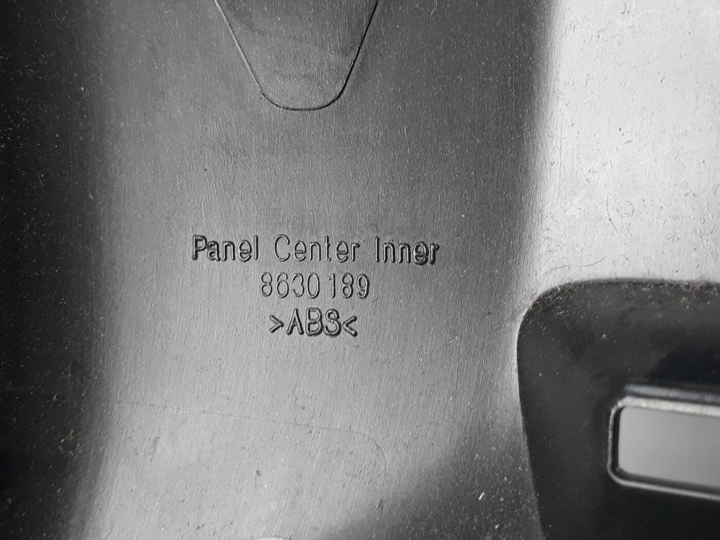 Centrālās konsoles iekšējā plastmasa priekš VOLVO V70 2010 3 Centrālās konsoles iekšējā plastmasa priekš VOLVO V70 2010