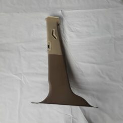 Vidējas salona statnes apdare priekš VOLVO V70 2010