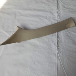 Priekšējas salona statnes apdare priekš VOLVO V70 2010