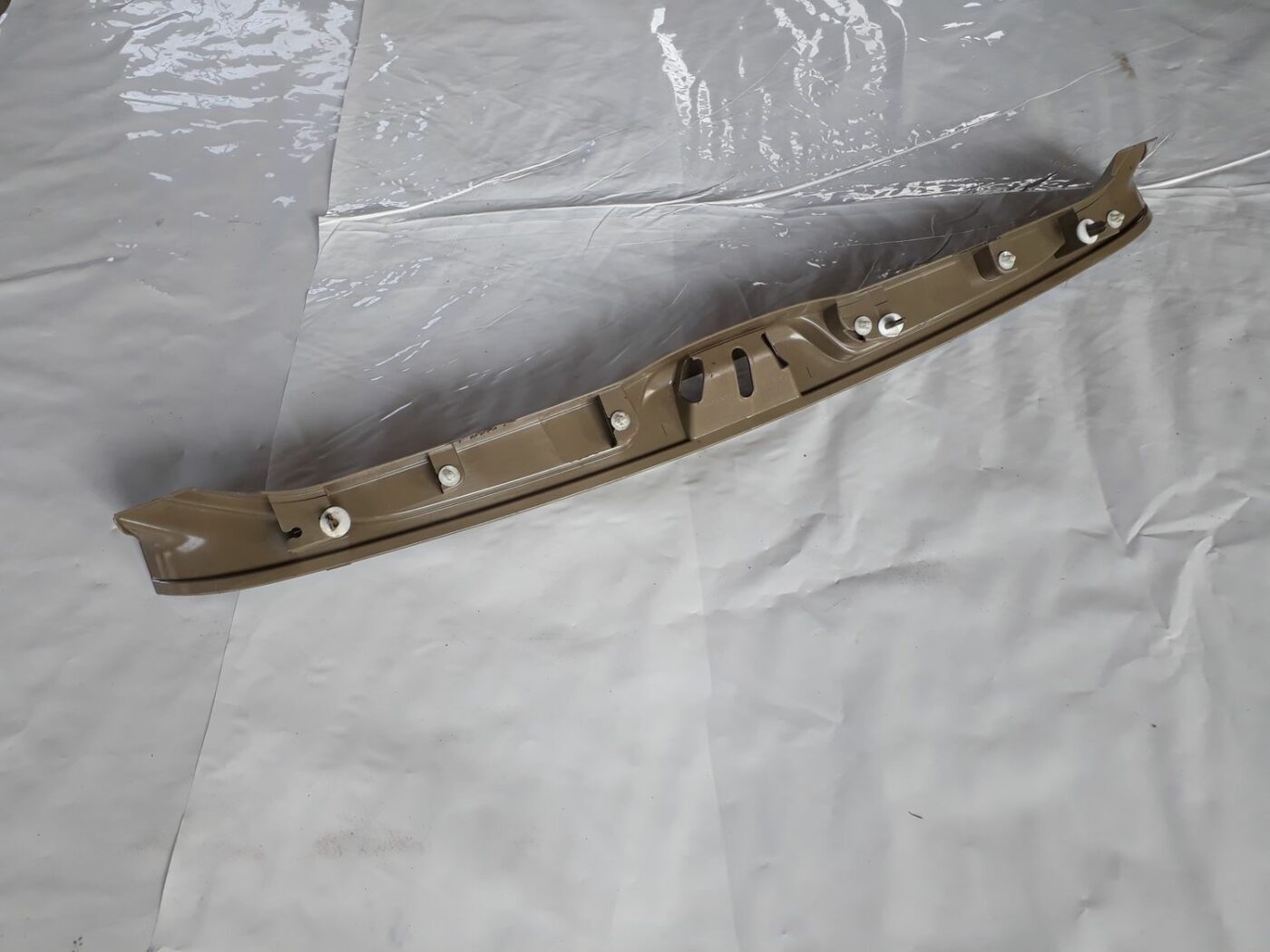 Bagažnieka nodalījuma sliekšņa uzlika priekš VOLVO V70 2010