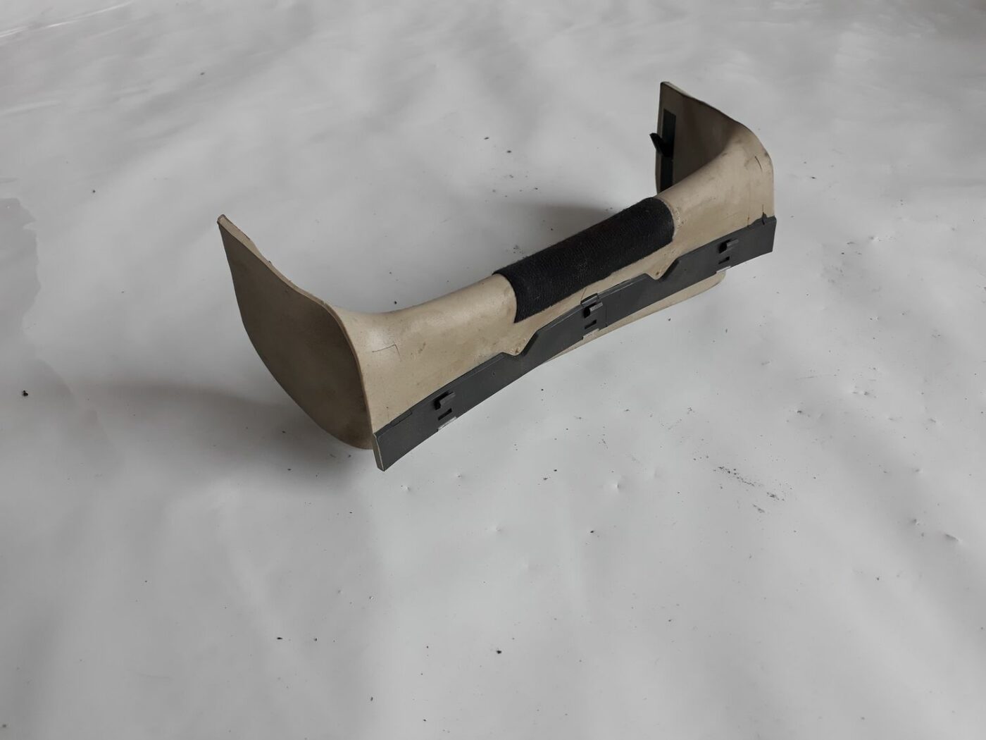 Stūres statnes putekļu aizsargs (salonā) priekš VOLVO V70 2010 2 Stūres statnes putekļu aizsargs (salonā) priekš VOLVO V70 2010