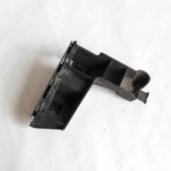 Aizmugurēja bufera kronšteins priekš VOLVO V70 2010