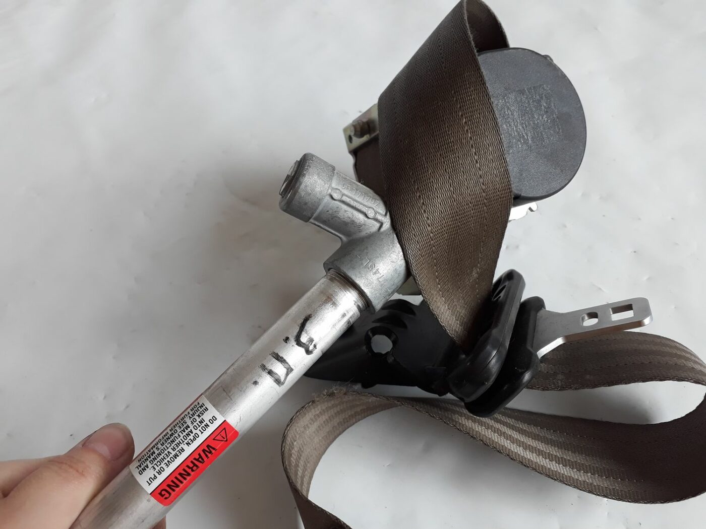 Aizmugurējā labā drošības josta priekš VOLVO V70 2010 5 Aizmugurējā labā drošības josta priekš VOLVO V70 2010