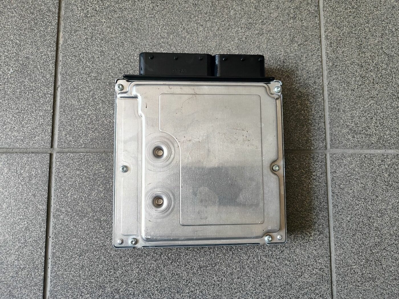 Dzinēja vadības bloks priekš BMW 530D E61 2006 TOURING BLUE 5 Dzinēja vadības bloks priekš BMW 530D E61 2006 TOURING BLUE