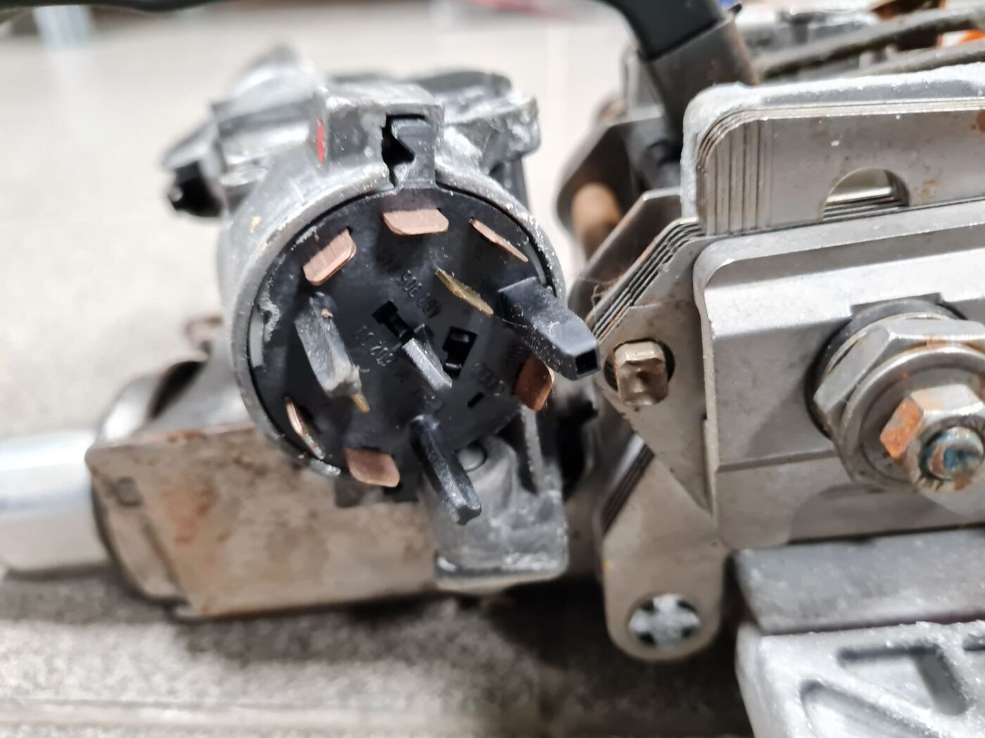 Stūres statne priekš AUDI A4 2001 SEDAN 10 Stūres statne priekš AUDI A4 2001 SEDAN