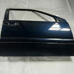 Priekšējās labās durvis priekš VOLVO V70 2000