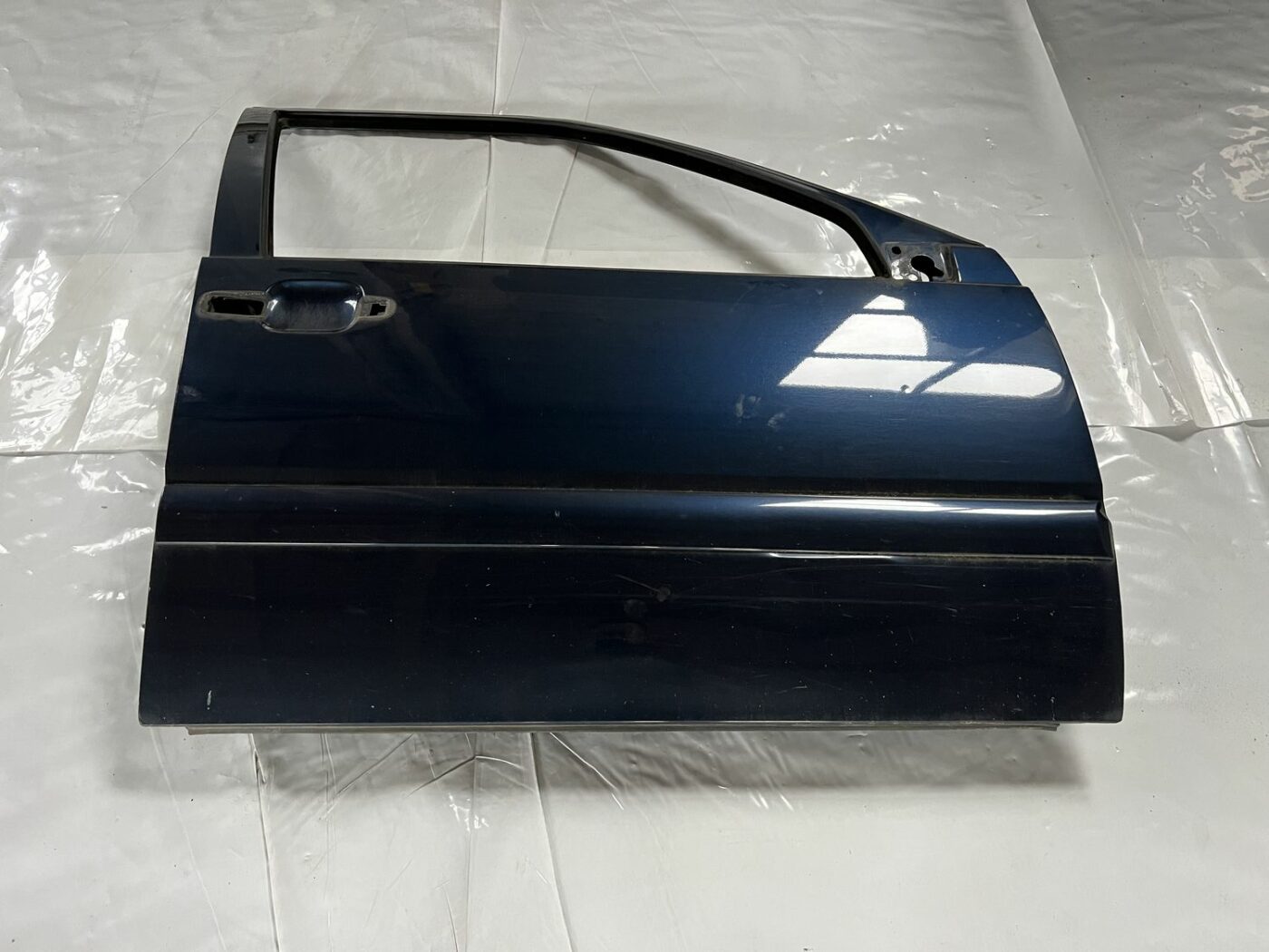 Priekšējās labās durvis priekš VOLVO V70 2000 1 Priekšējās labās durvis priekš VOLVO V70 2000