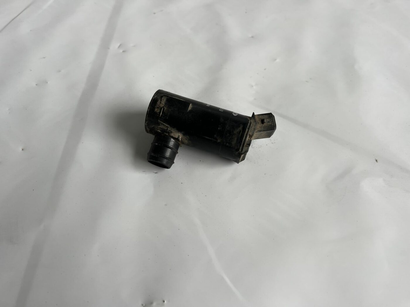 Mazgātāja šķidruma sūknis priekš VOLVO V70 2000 2 Mazgātāja šķidruma sūknis priekš VOLVO V70 2000