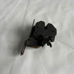 Pārsega slēdzene priekš VOLVO V70 2000