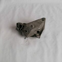 Dzinēja kronšteins priekš VW NEW BEETLE 2001