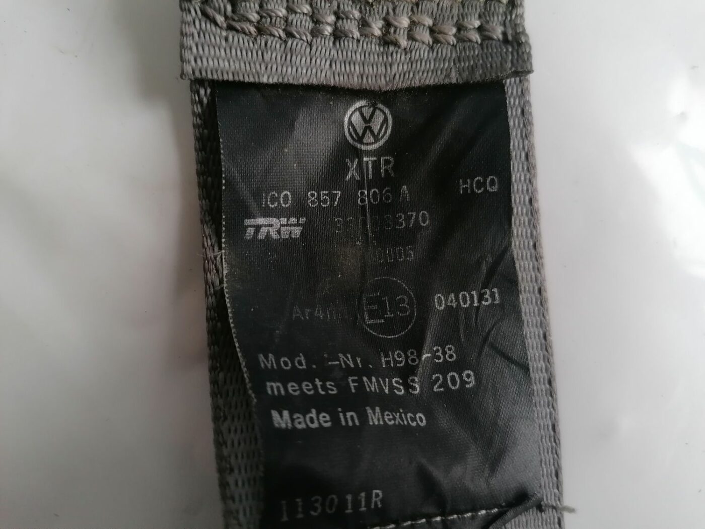 Aizmugurējā kreisa drošības josta priekš VW NEW BEETLE 2001