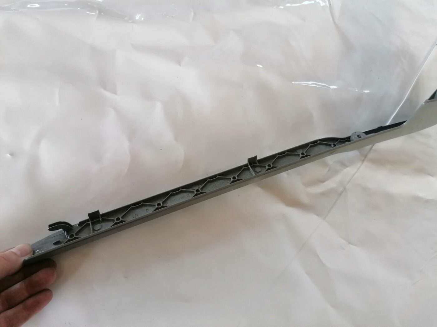 Priekšējā labā sēdekļa sliežu apdare priekš VW NEW BEETLE 2001