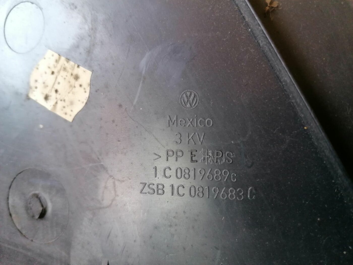 Salona plastmasa priekš VW NEW BEETLE 2001 3 Salona plastmasa priekš VW NEW BEETLE 2001