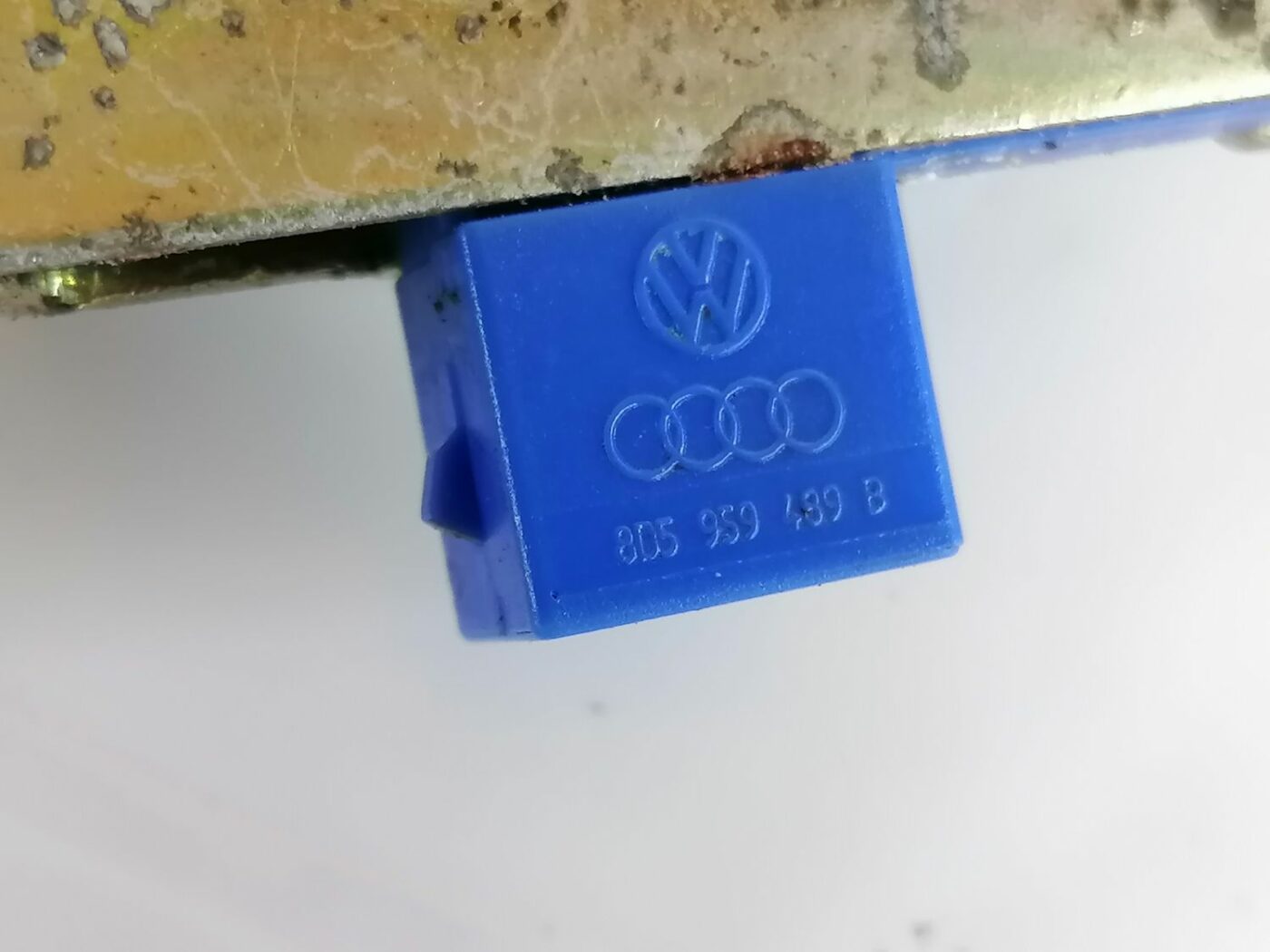 Bagāžnieka vāka slēdzene priekš AUDI A4 2001 SEDAN 3 Bagāžnieka vāka slēdzene priekš AUDI A4 2001 SEDAN