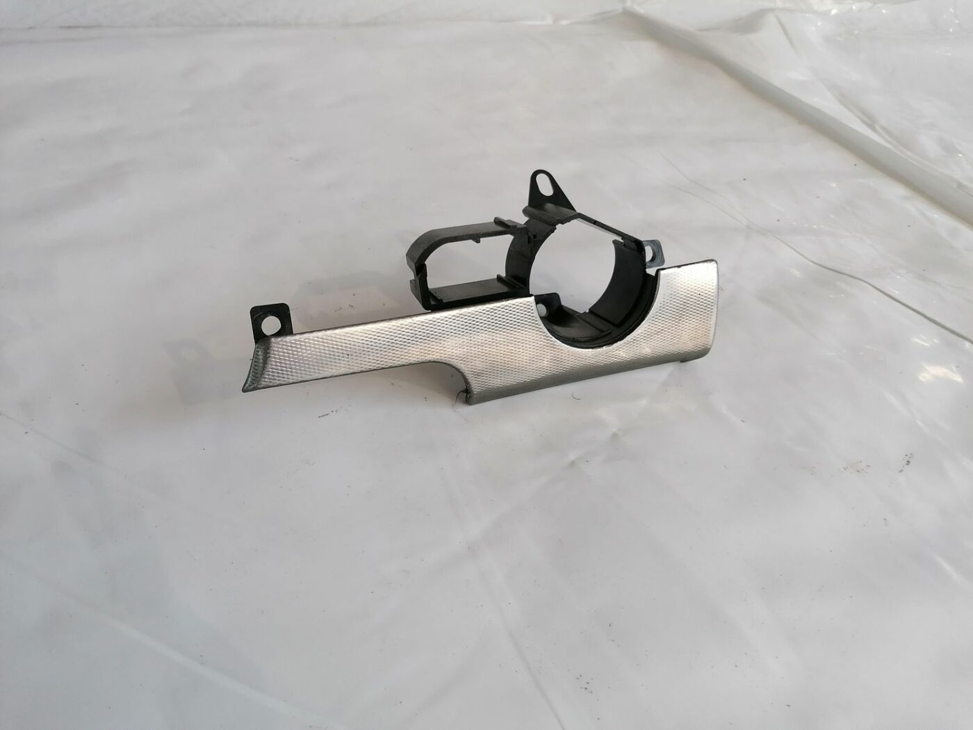 Mērinstrumentu paneļa dekoratīvā uzlika priekš AUDI A4 2001 SEDAN 1 Mērinstrumentu paneļa dekoratīvā uzlika priekš AUDI A4 2001 SEDAN