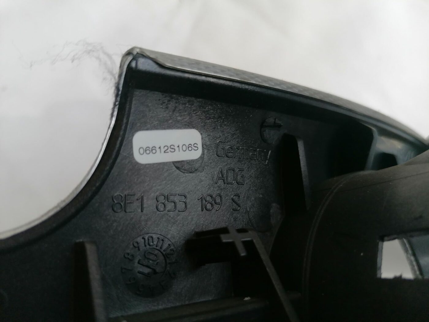 Mērinstrumentu paneļa dekoratīvā uzlika priekš AUDI A4 2001 SEDAN 3 Mērinstrumentu paneļa dekoratīvā uzlika priekš AUDI A4 2001 SEDAN