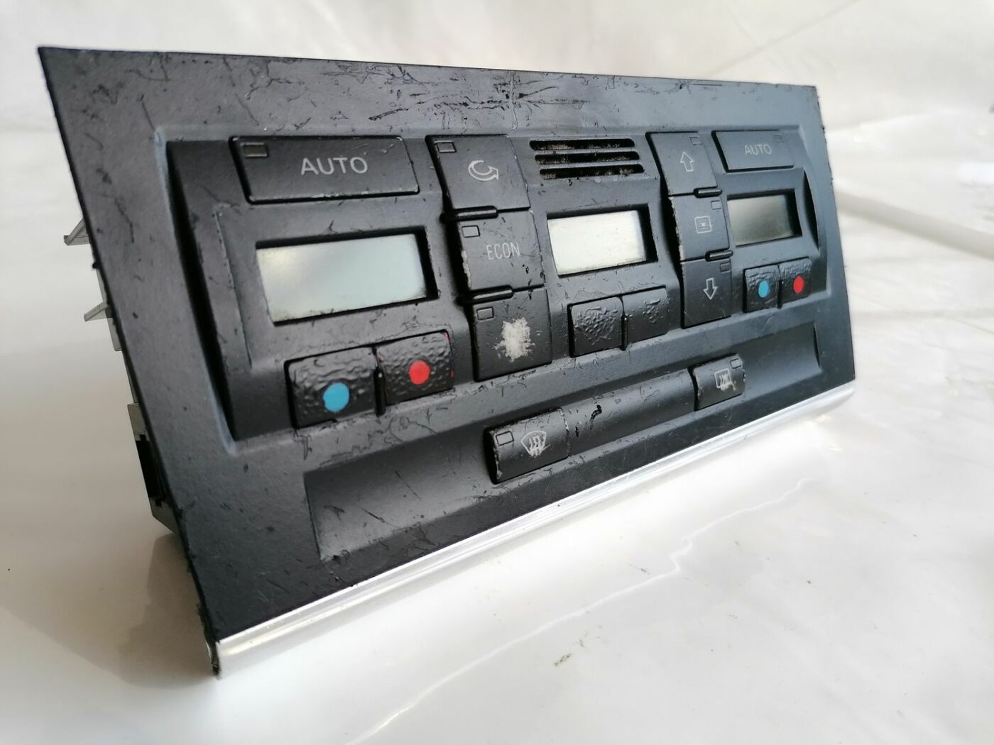 Klimata kontroles bloks priekš AUDI A4 2001 SEDAN 7 Klimata kontroles bloks priekš AUDI A4 2001 SEDAN