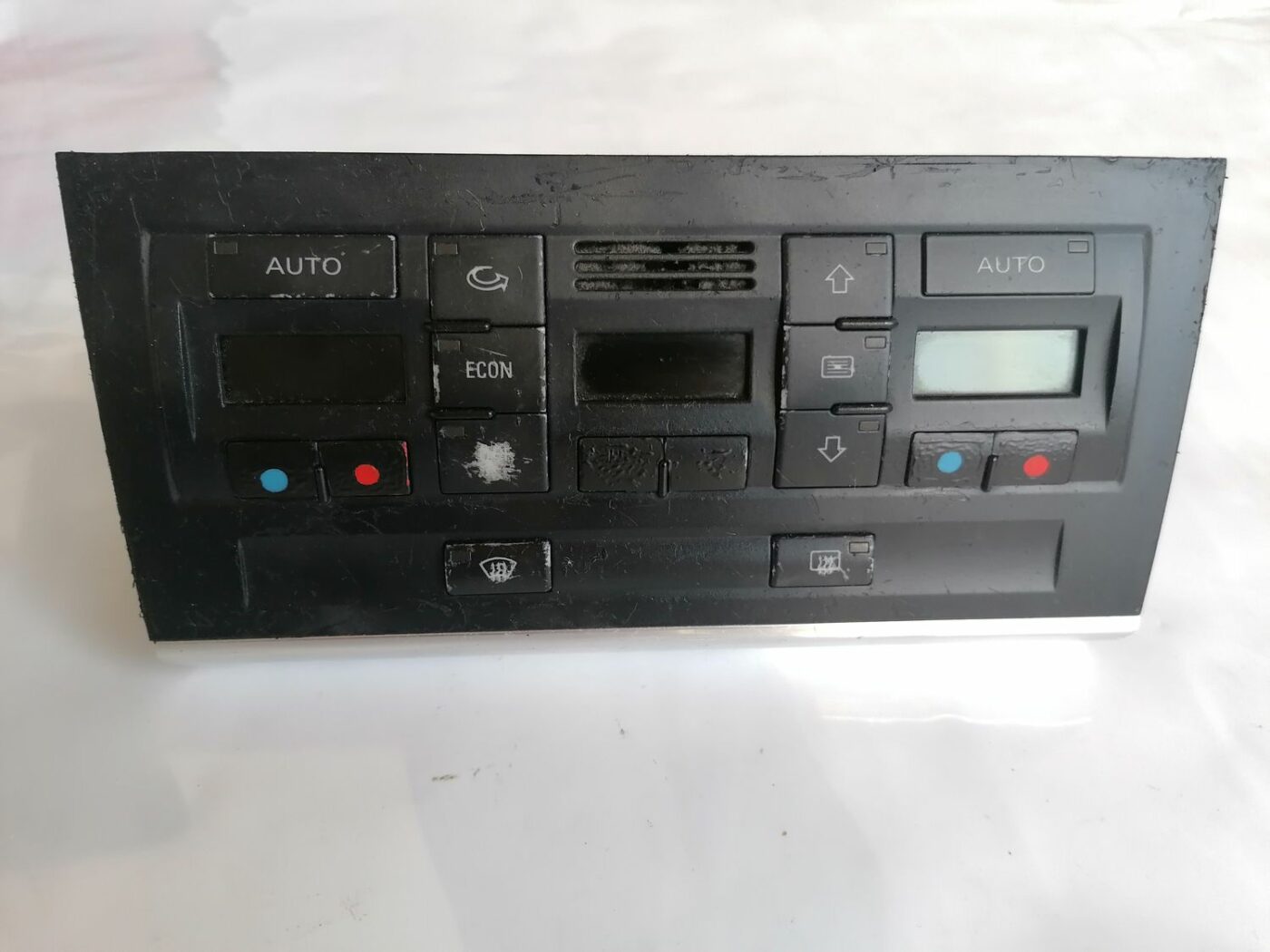 Klimata kontroles bloks priekš AUDI A4 2001 SEDAN 6 Klimata kontroles bloks priekš AUDI A4 2001 SEDAN