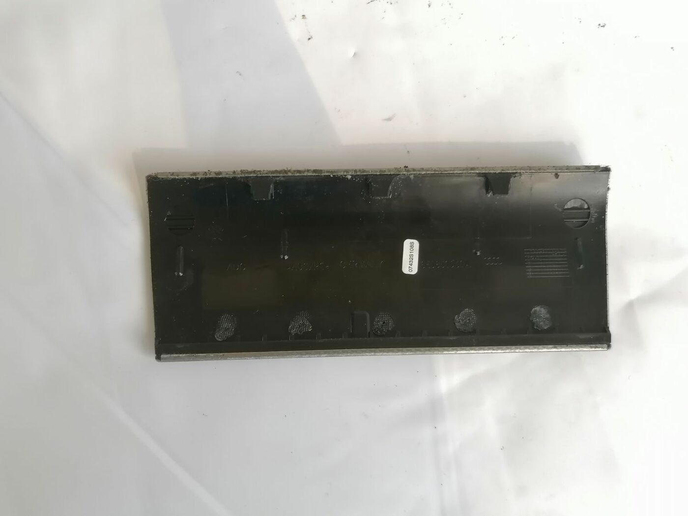 Centrālās konsoles nodalījuma žalūzija/vāciņš priekš AUDI A4 2001 SEDAN