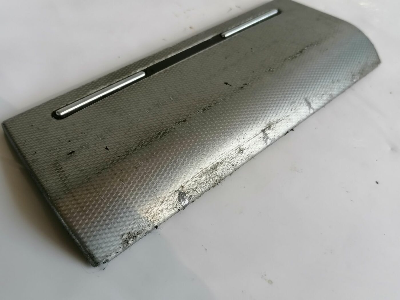 Centrālās konsoles nodalījuma žalūzija/vāciņš priekš AUDI A4 2001 SEDAN