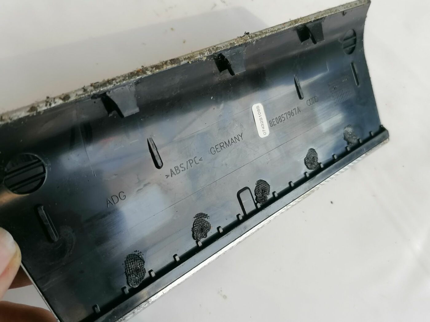 Centrālās konsoles nodalījuma žalūzija/vāciņš priekš AUDI A4 2001 SEDAN