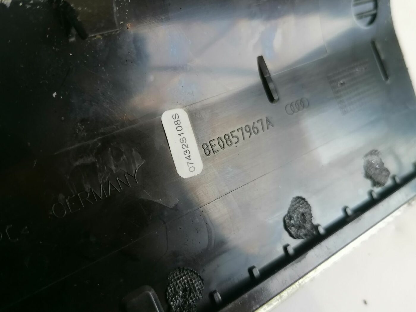 Centrālās konsoles nodalījuma žalūzija/vāciņš priekš AUDI A4 2001 SEDAN