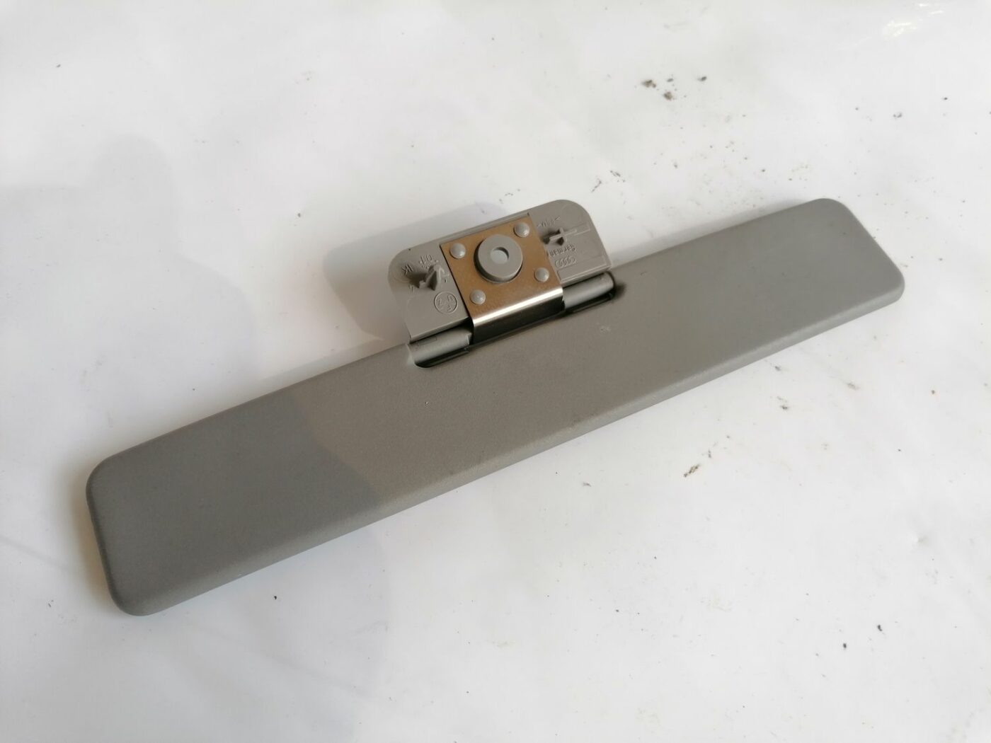 Saules aizsargs priekš AUDI A4 2001 SEDAN 4 Saules aizsargs priekš AUDI A4 2001 SEDAN