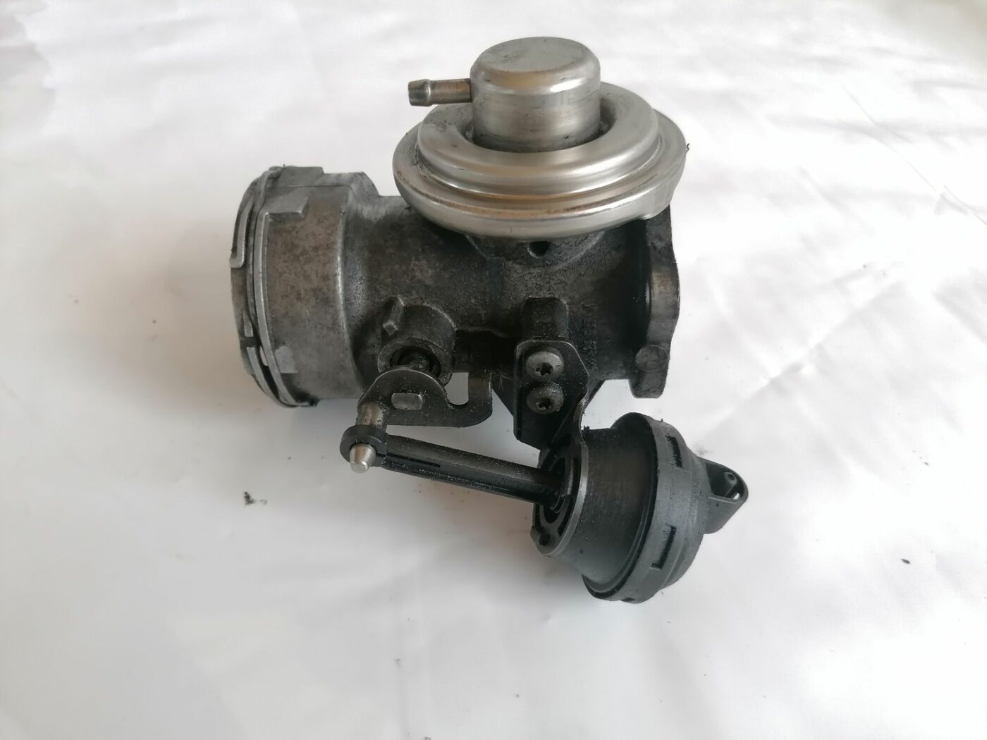 EGR vārsts priekš AUDI A4 2001 SEDAN 5 EGR vārsts priekš AUDI A4 2001 SEDAN