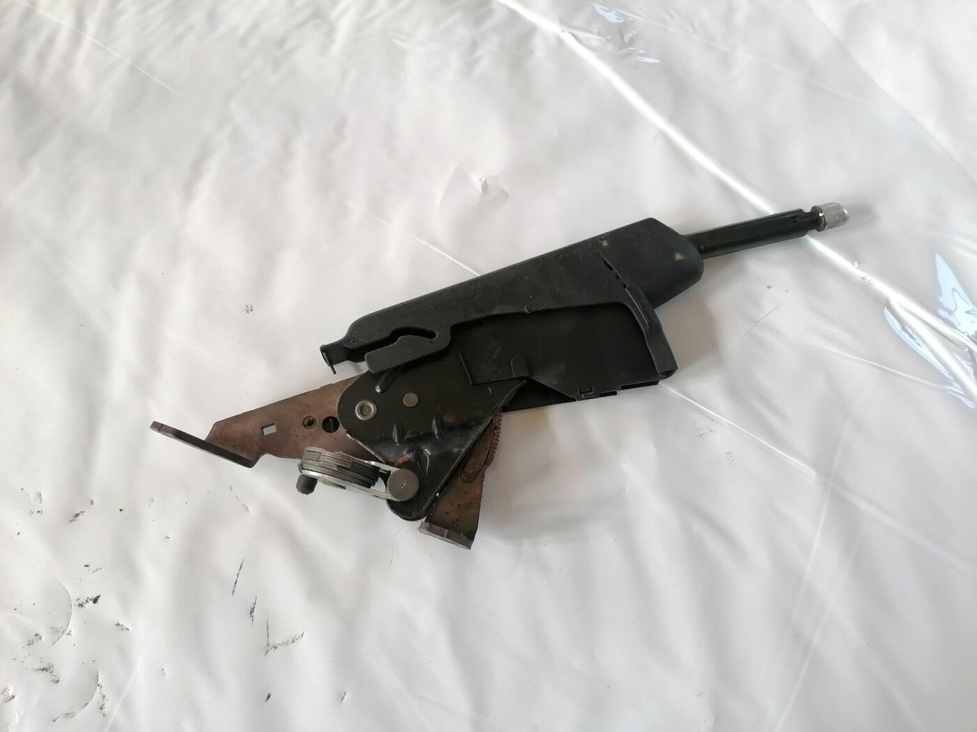 Stāvbremzes svira priekš AUDI A4 2001 SEDAN 1 Stāvbremzes svira priekš AUDI A4 2001 SEDAN