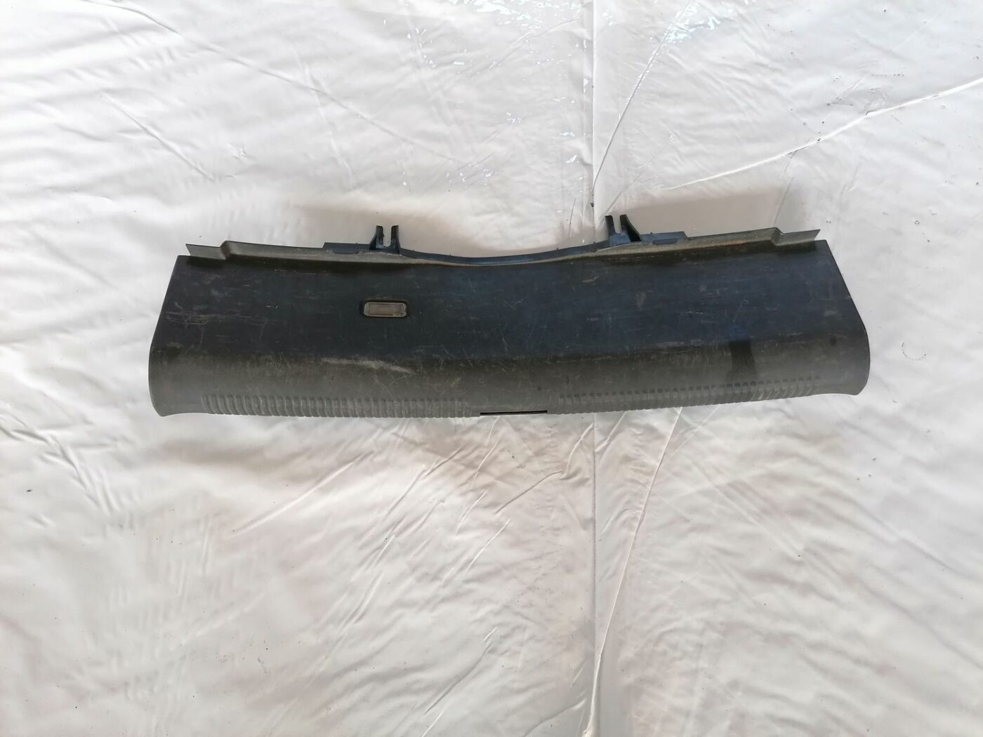 Bagažnieka nodalījuma sliekšņa uzlika priekš AUDI A4 2001 SEDAN 1 Bagažnieka nodalījuma sliekšņa uzlika priekš AUDI A4 2001 SEDAN