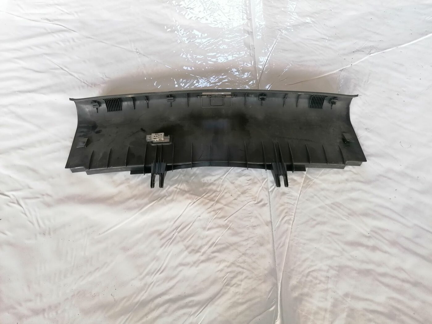 Bagažnieka nodalījuma sliekšņa uzlika priekš AUDI A4 2001 SEDAN 4 Bagažnieka nodalījuma sliekšņa uzlika priekš AUDI A4 2001 SEDAN