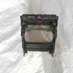 Automašīnas radio kronšteins priekš AUDI A4 2001 SEDAN