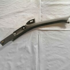 Priekšējas salona statnes apdare priekš AUDI A4 2001 SEDAN