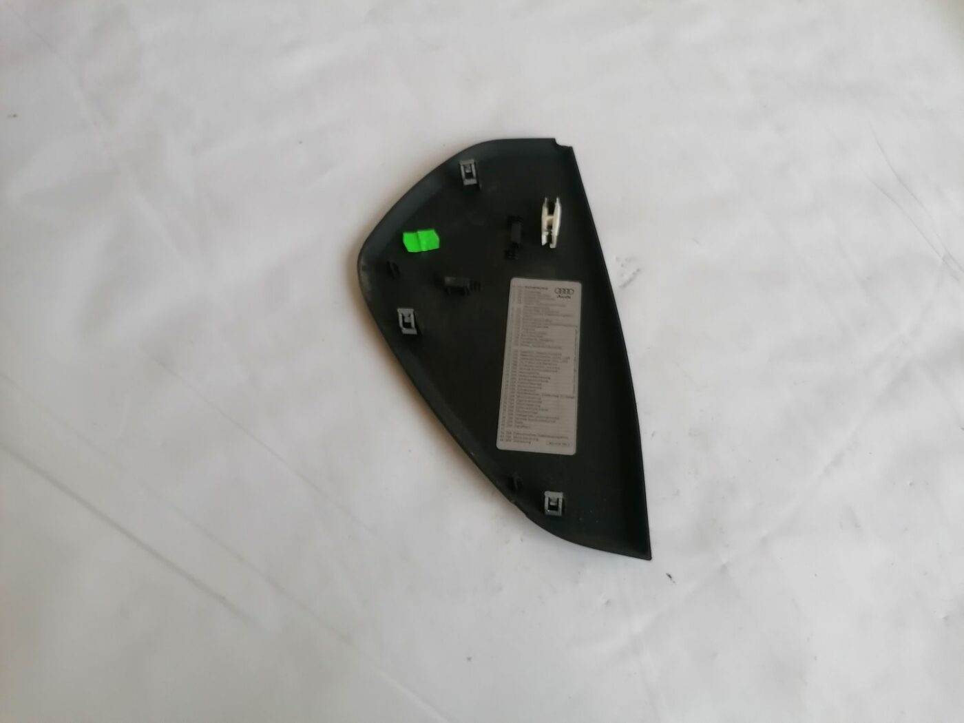 Mērinstrumentu paneļa sānu apdare priekš AUDI A4 2001 SEDAN 4 Mērinstrumentu paneļa sānu apdare priekš AUDI A4 2001 SEDAN