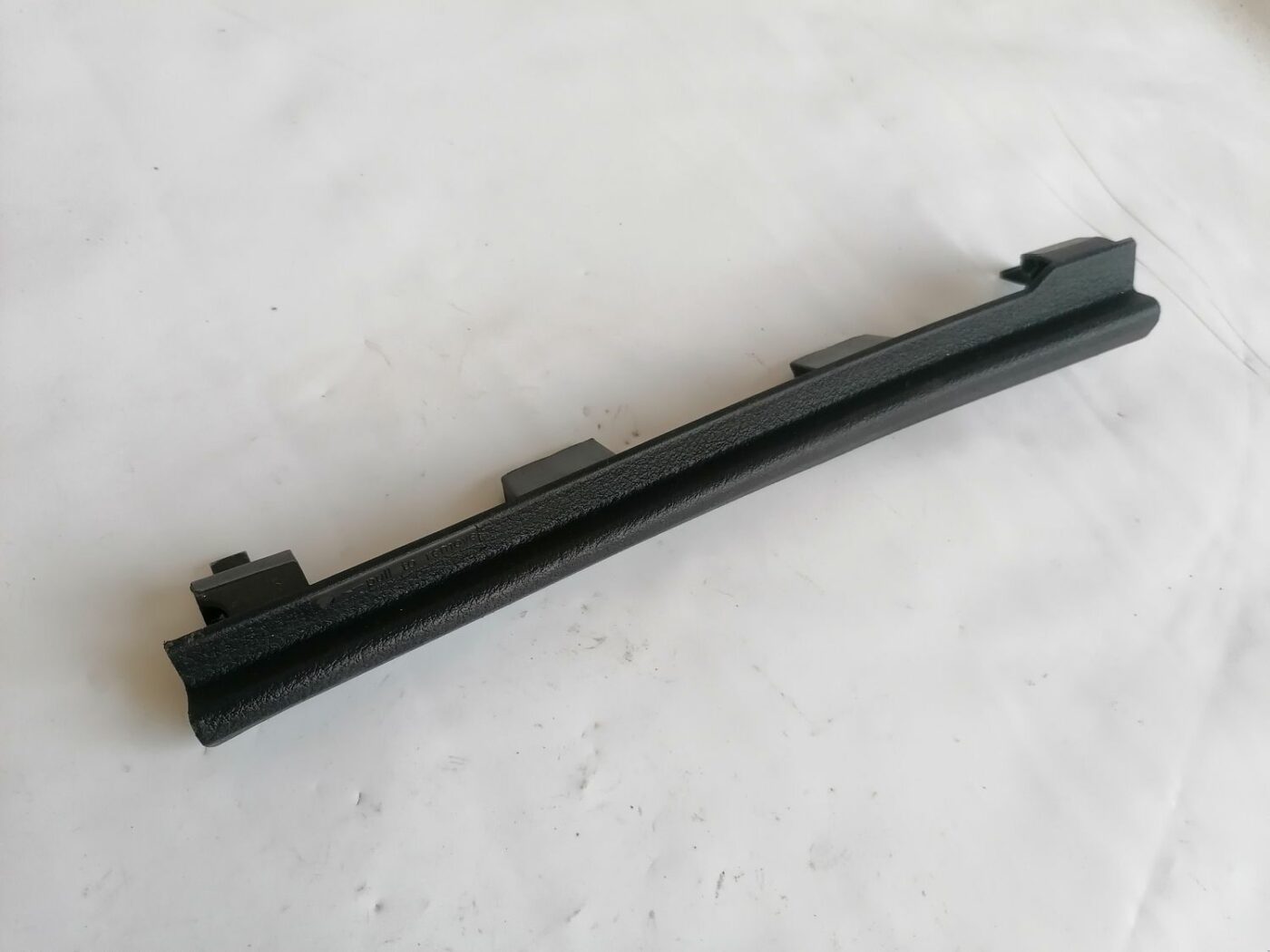 Mērinstrumentu paneļa sānu apdare priekš AUDI A4 2001 SEDAN 2 Mērinstrumentu paneļa sānu apdare priekš AUDI A4 2001 SEDAN