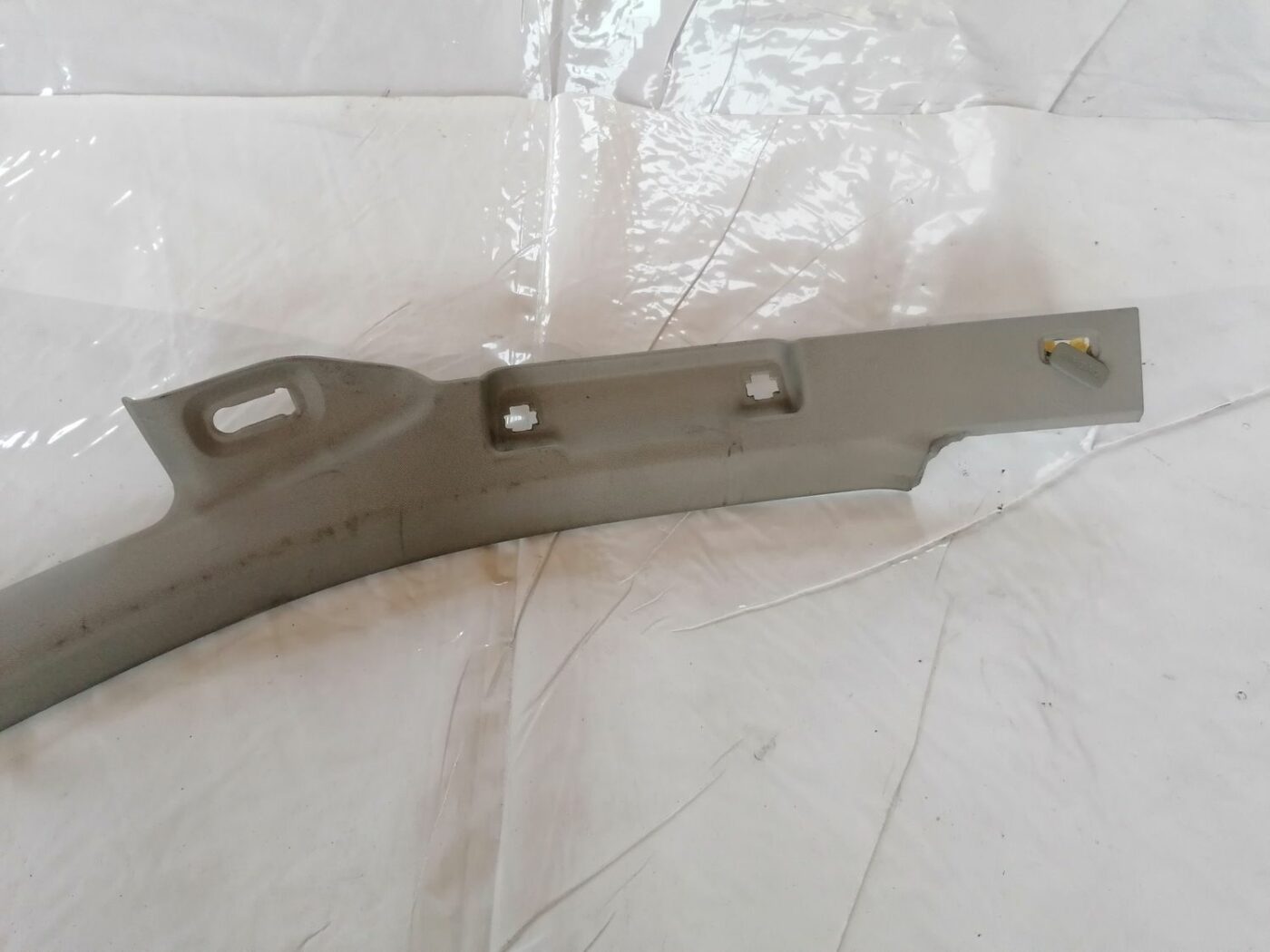 Priekšējas salona statnes apdare priekš AUDI A4 2001 SEDAN