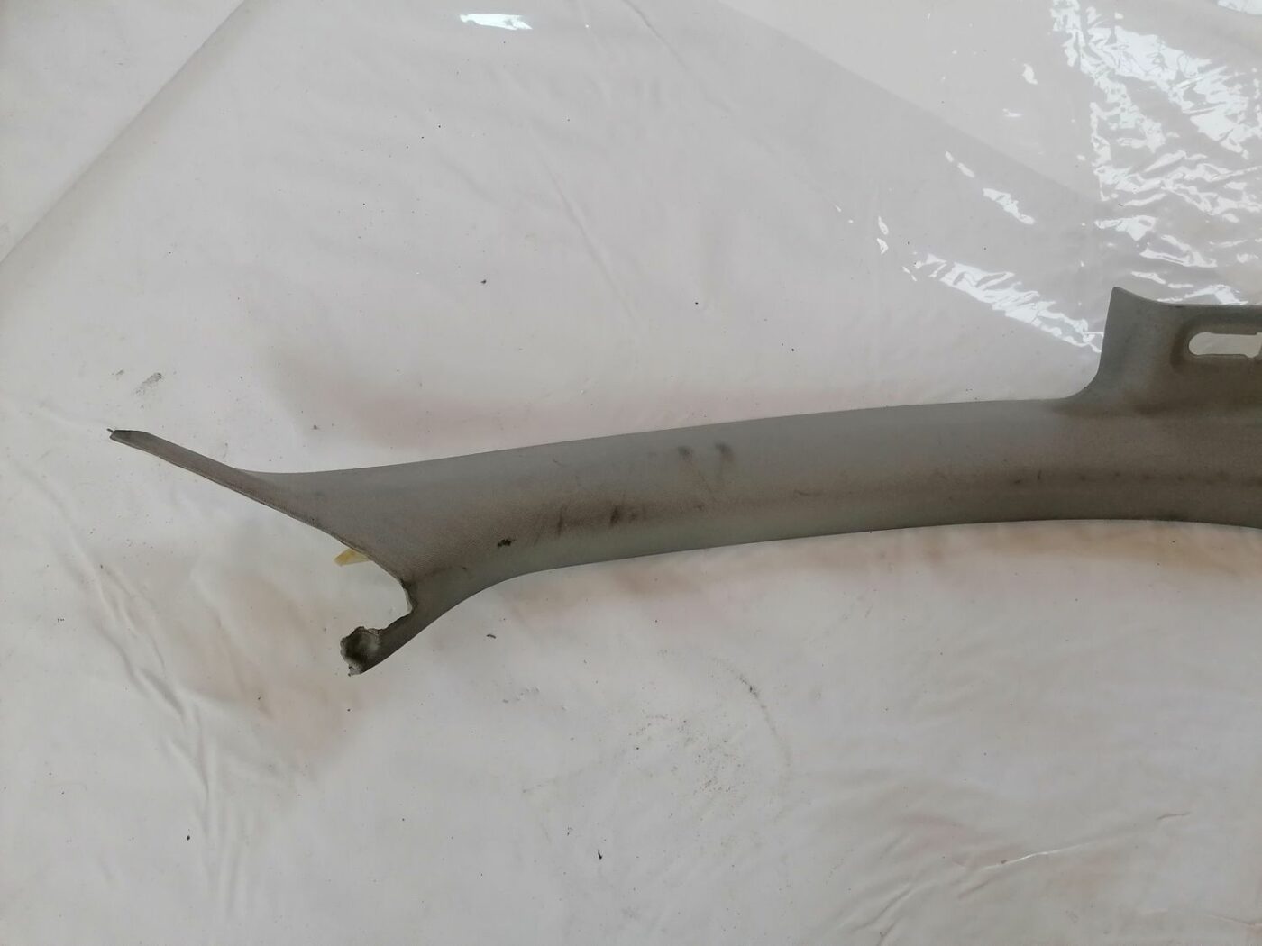 Priekšējas salona statnes apdare priekš AUDI A4 2001 SEDAN