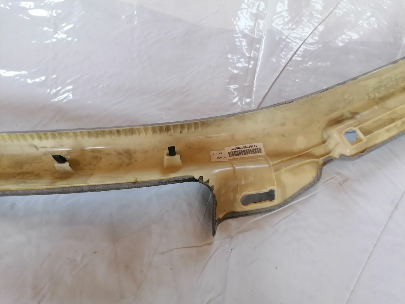 Priekšējas salona statnes apdare priekš AUDI A4 2001 SEDAN